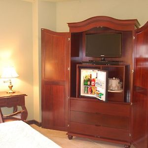 Queen Junior Suite
